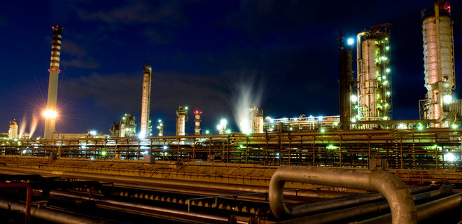 Італія збирається націоналізувати завод Лукойлу на Сицилії – продати його росіяни відмовились