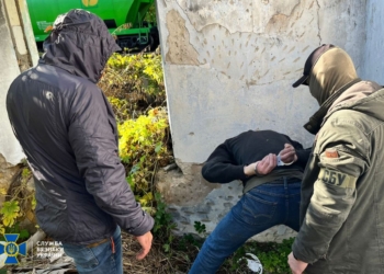 СБУ схопила диверсанта – він готував вибухи на півдні, а допомагав йому колишній поліцейський (ФОТО, ВІДЕО)