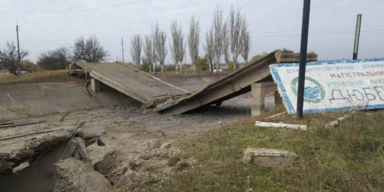 Окупанти підірвали міст біля Снігурівки, а також мости на Херсонщині