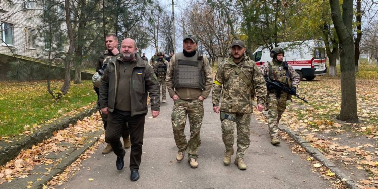 Кім відвідав звільнені території і пообіцяв повідомити про терміни відновлення водопостачання Миколаєва (ФОТО, ВІДЕО)