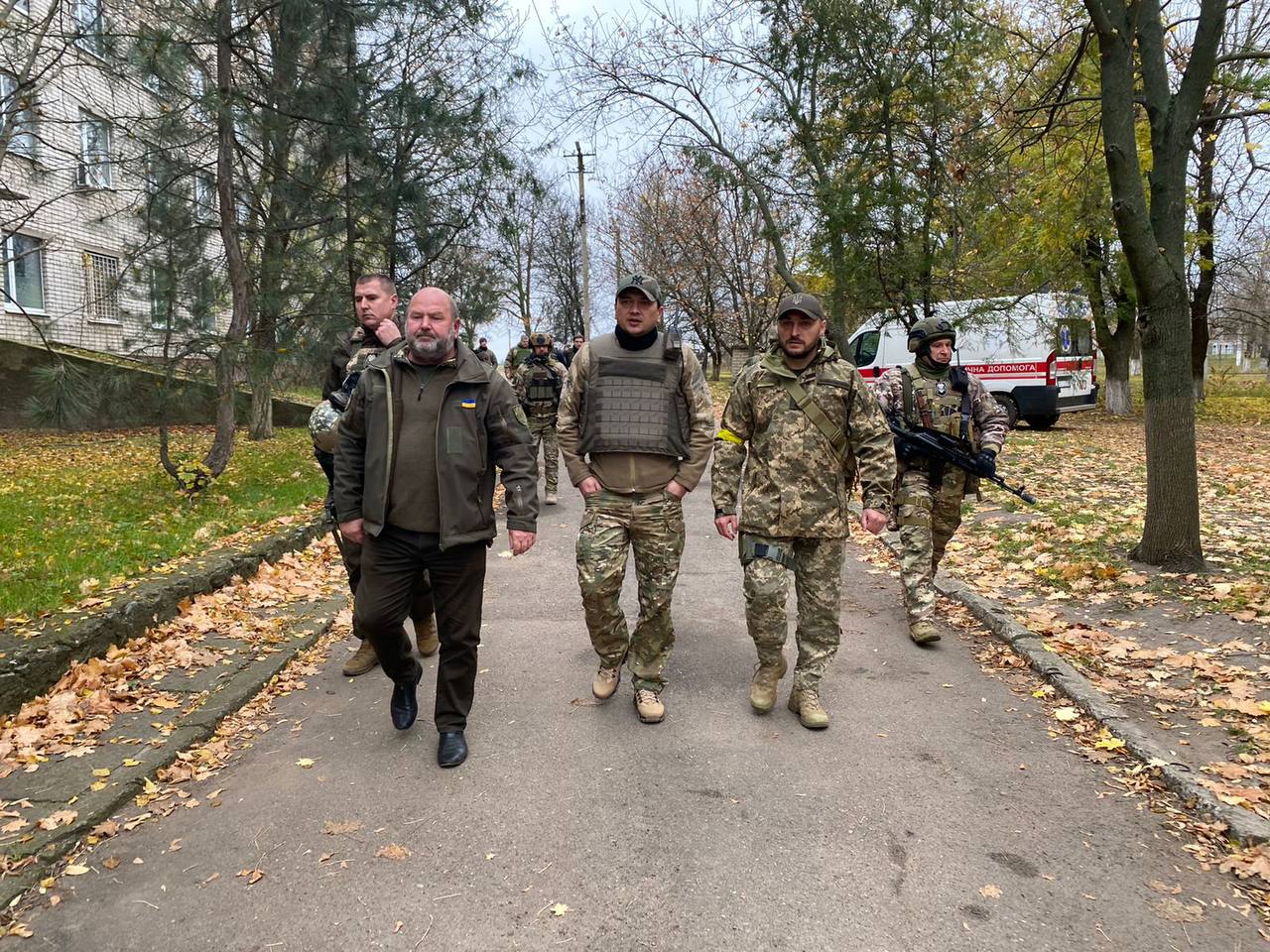 Кім відвідав звільнені території і пообіцяв повідомити про терміни відновлення водопостачання Миколаєва (ФОТО, ВІДЕО)