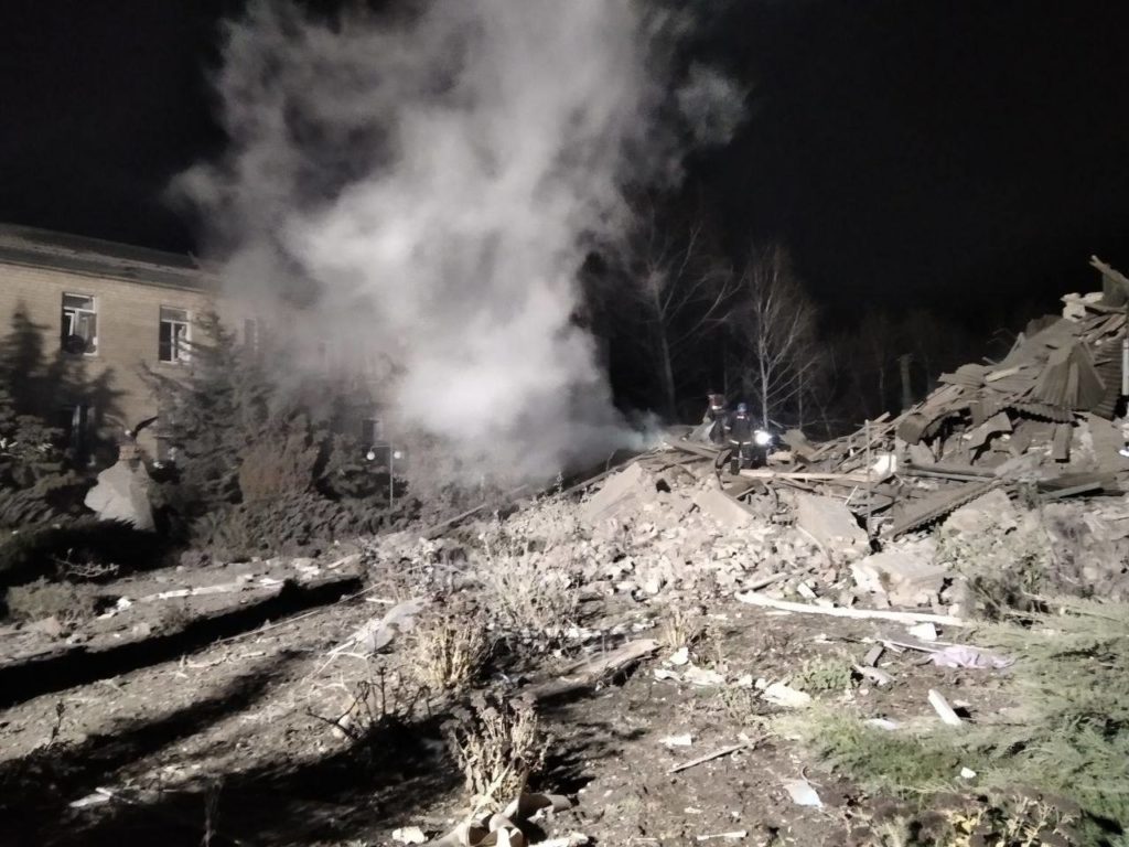 Рашисти нанесли ракетний удар по пологовому відділенні Вільнянської лікарні. Загинуло немовля (ФОТО) 3