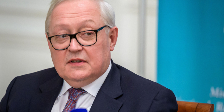 Росія зупинила переговори з США про контроль над ядерними озброєннями