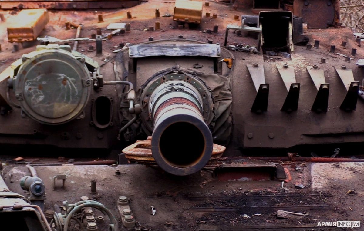 ЗСУ продовжують збирати трофейну техніку на звільненій Херсонщині. Що в російському «ленд-лізі 2.0»? (ФОТО)