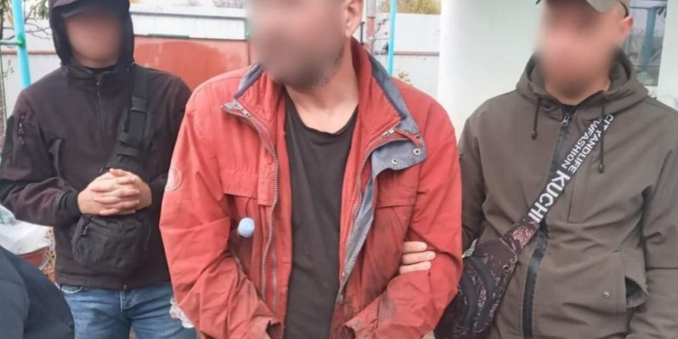 На Миколаївщині у Первомайському районі поліцейські затримали двох чоловіків за підозрою у скоєнні серії крадіжок (ФОТО)