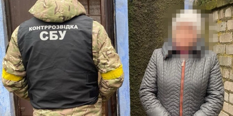 СБУ затримала головну фінансистку окупантів і ще одну поплічницю ворога у звільненій Снігурівці на Миколаївщині (ФОТО)