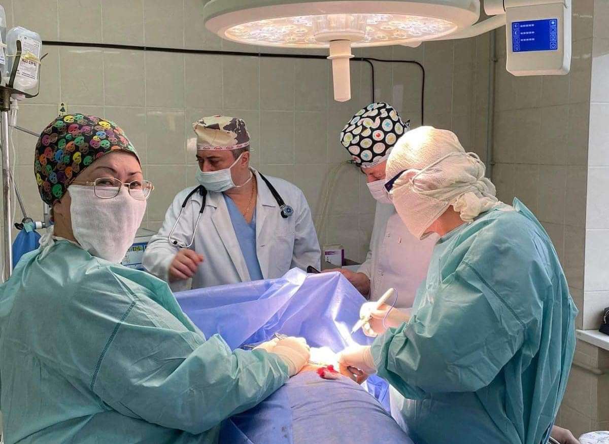 Миколаївський онкоцентр під час блекауту продовжив працювати – тільки за сьогодні було 7 операцій (ФОТО)