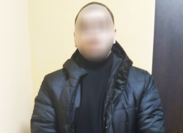 У Миколаєві 25-річний чоловік до втрати свідомості побив 40-річну жінку – його знайшли та затримали (ФОТО) 4