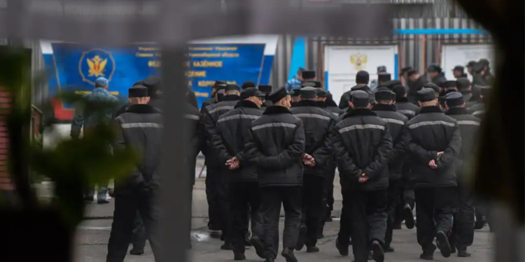 Куди зникають зеки з російських тюрем – за 2 місяці їх стало меньше на 23 тисячі