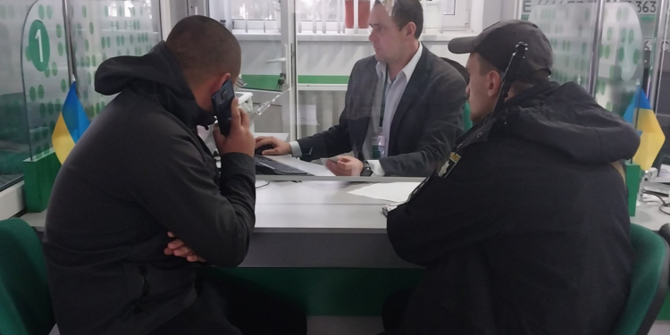 Автівку шукали у Києві, а знайшли на території Миколаївщини