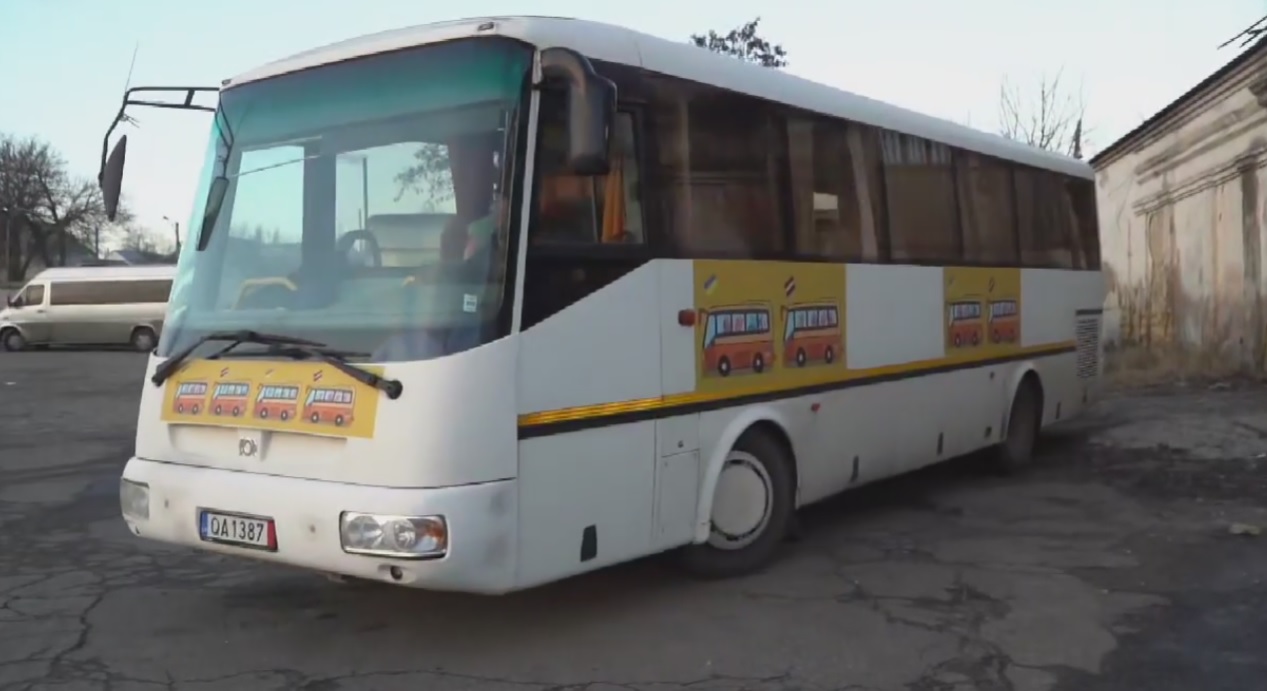 Миколаїв отримав шкільний автобус та гуманітарну допомогу з Латвії