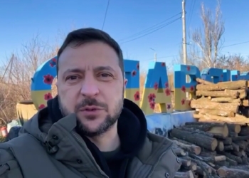 Зеленський зі Слов’янська привітав захисників з Днем Збройних Сил України (ВІДЕО)