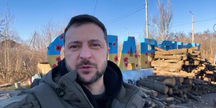 Зеленський зі Слов’янська привітав захисників з Днем Збройних Сил України (ВІДЕО)