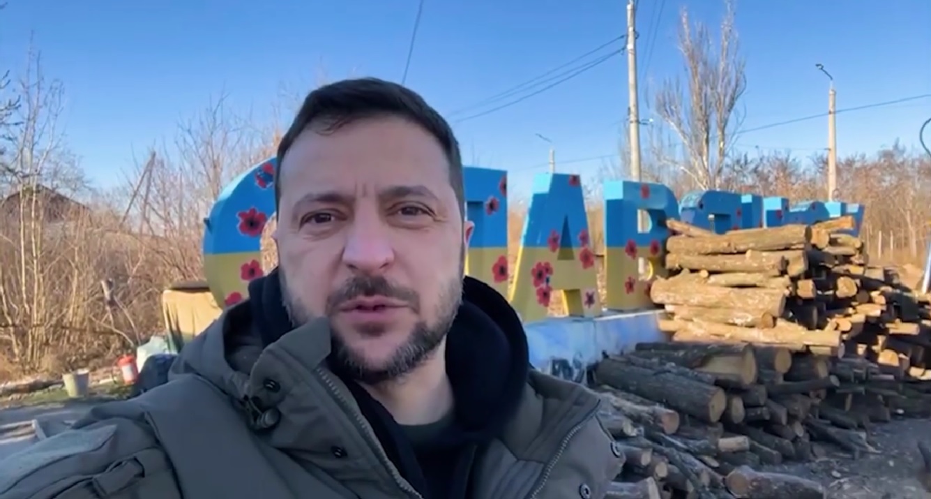 Зеленський зі Слов’янська привітав захисників з Днем Збройних Сил України (ВІДЕО)