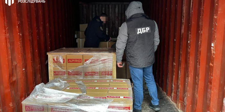 На Рівненській митниці ДБР виявило російські товари – їх передадуть на потреби ЗСУ (ФОТО)