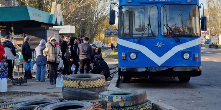 Від завтра в Миколаєві змінюється графік розвозу питної води тролейбусом і трамваєм