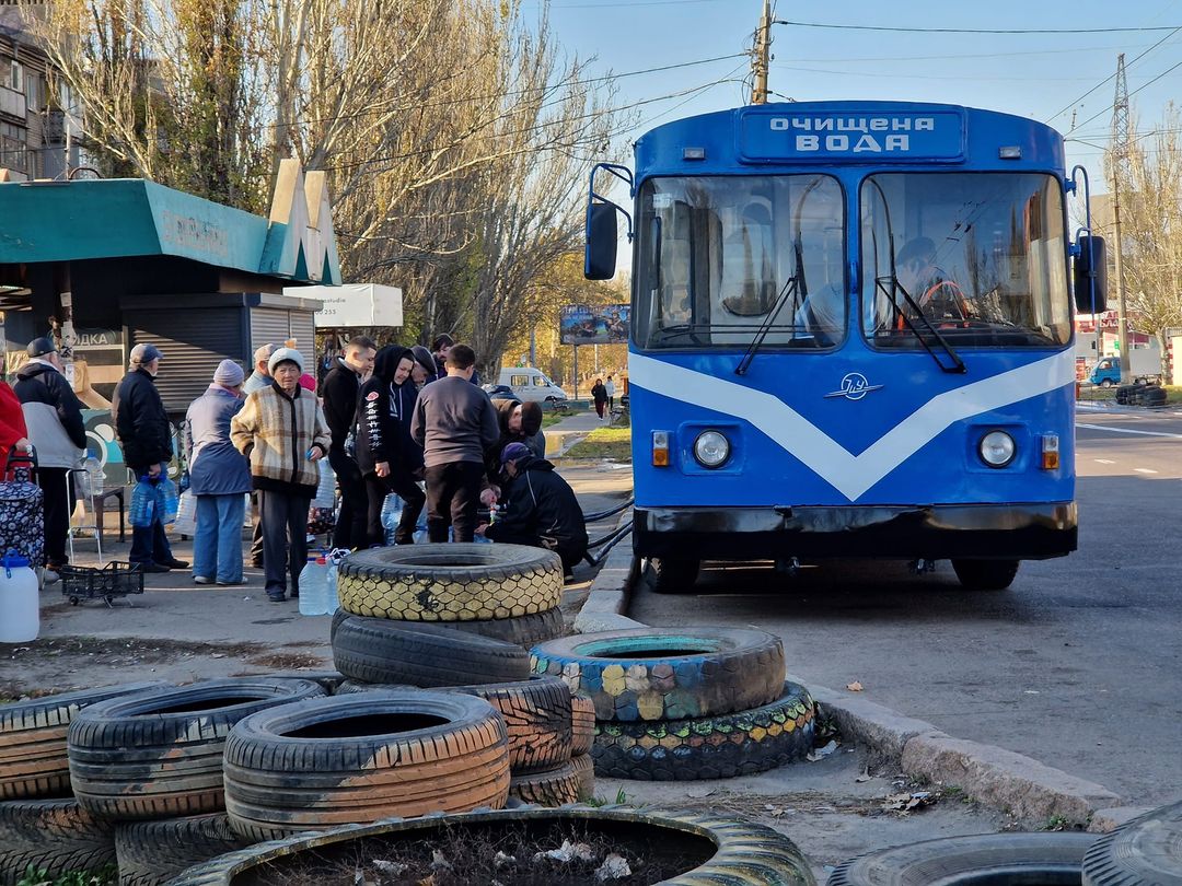 Від завтра в Миколаєві змінюється графік розвозу питної води тролейбусом і трамваєм 8
