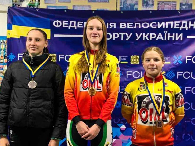 Юні миколаївські велогонщиці здобули нагороди чемпіонату України