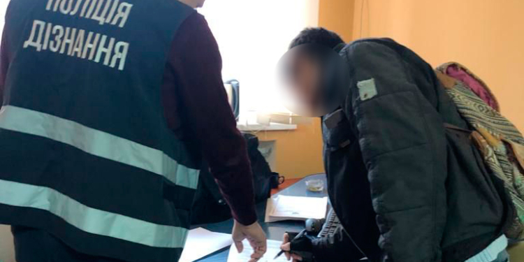 Справа жителя Миколаєва, який, який попри заборону суду, знущався над власною матір’ю, пішла до суду