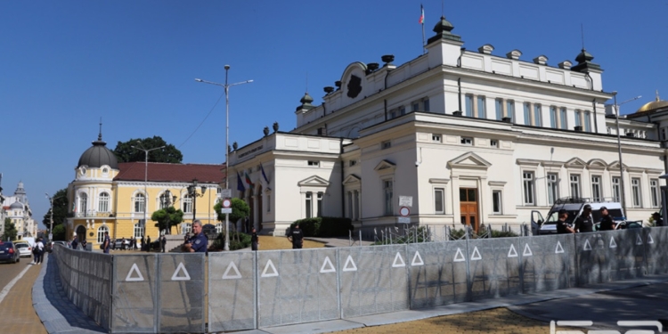 Болгарія готує перший пакет військової допомоги Україні