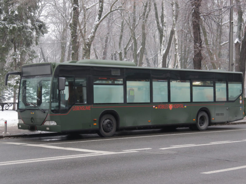 Німецькі та українські інженери та лікарі сконструювали мобільний шпиталь на базі автобуса – він вже переданий Командуванню Медичних Сил ЗСУ (ФОТО)