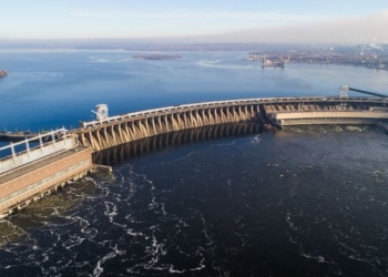 Російські ракетні удари сильно пошкодили Дніпровську ГЕС