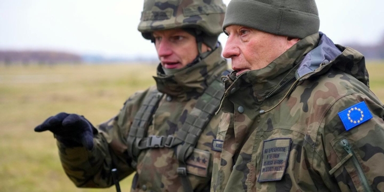 «Слів і оплесків недостатньо. Ми маємо продовжувати надавати засоби для продовження боротьби проти рф» – Боррель про Україну (ФОТО)