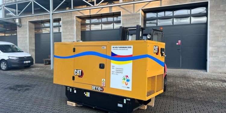 Празький зоопарк відправив для Миколаївського зоопарку великий дизель-генератор (ФОТО)