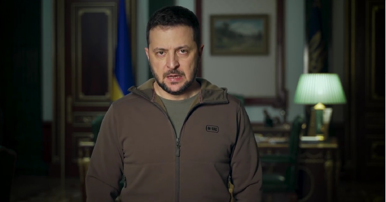 «Завдання наші – незмінні. Це звільнення нашої землі. Безпека для наших людей. Відновлення нашої країни після російських ударів» – звернення Зеленського (ВІДЕО)