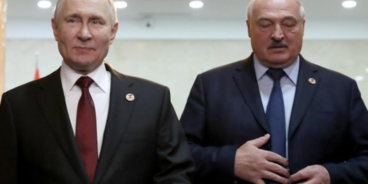 Таких не беруть в космонавти. Лукашенко таки полетів до росії