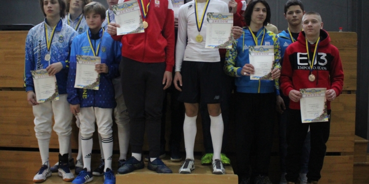 Юні рапіристи Миколаєва стали срібними призерами чемпіонату України (ФОТО)