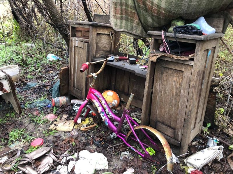 Журналісти дізнались про обставини загибелі трьох малих дівчат в селі Новопетрівка на Миколаївщині під час окупації (ВІДЕО)
