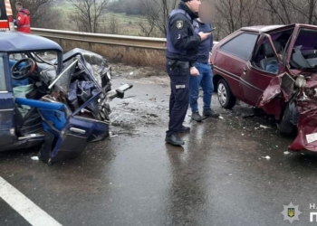 На Миколаївщині в ДТП за участі поліцейського загинула людина (ФОТО)