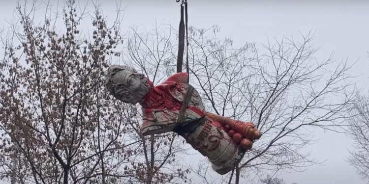 У Миколаєві демонтували пам’ятник Суворову