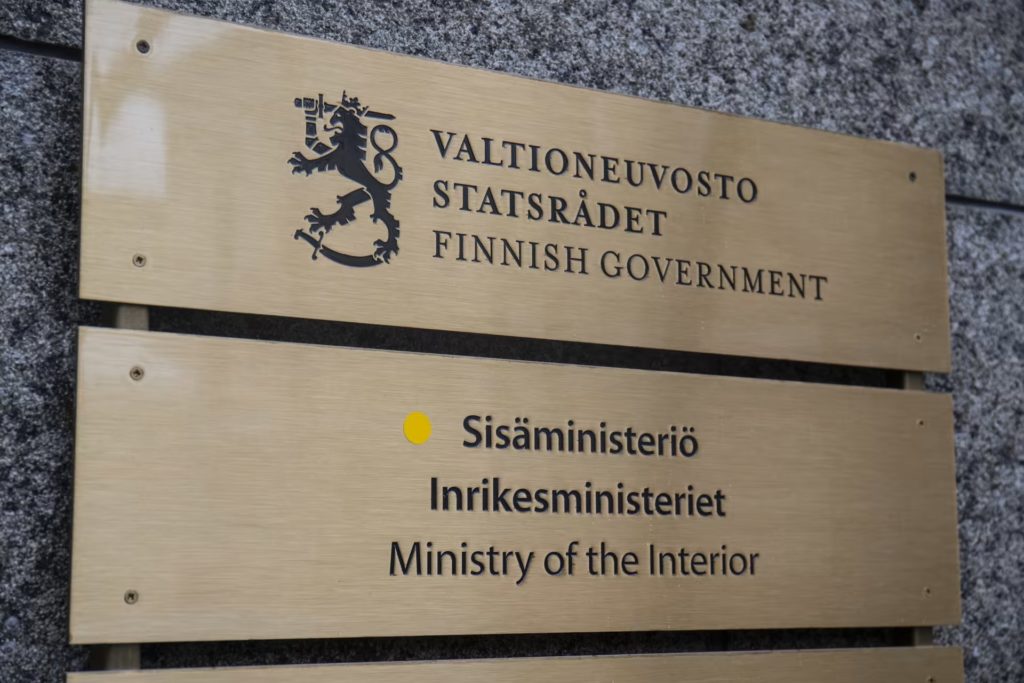 Фінляндія відправила в Україну ще п'ять вантажівок матеріальної допомоги 1