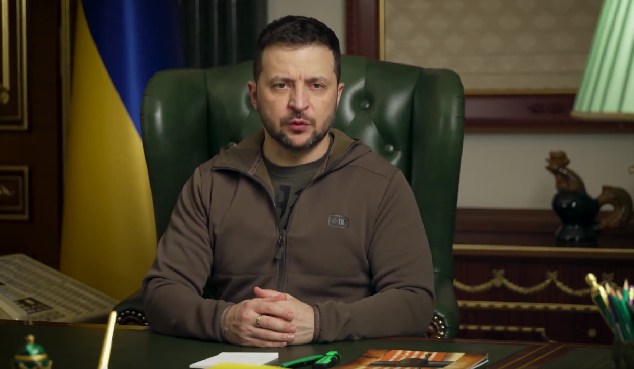 «Кожна російська ракета тільки закріплює, що все це має завершитися трибуналом. Саме так і буде» – звернення Зеленського (ВІДЕО)