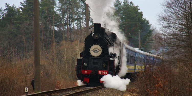 У Львові до свят також запускають казковий ретро-поїзд (ФОТО)