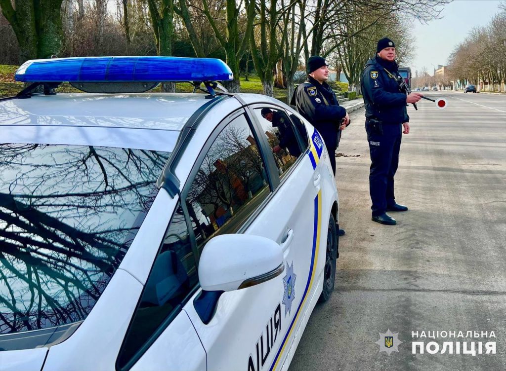 Більше 0,5 тисячі поліцейських, військовослужбовців та представників добровольчих формувань забезпечуватимуть правопорядок під час свят на Миколаївщині (ФОТО) 2