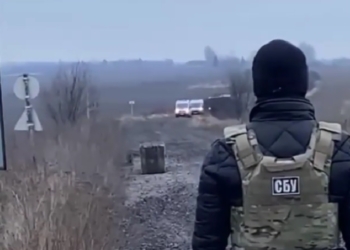 СБУ показала ексклюзивні кадри зустрічі українських військовослужбовців з полону (ВІДЕО)