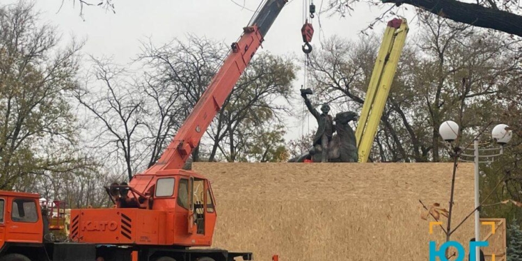 На Одещині демонтують пам’ятник Суворову (ФОТО)