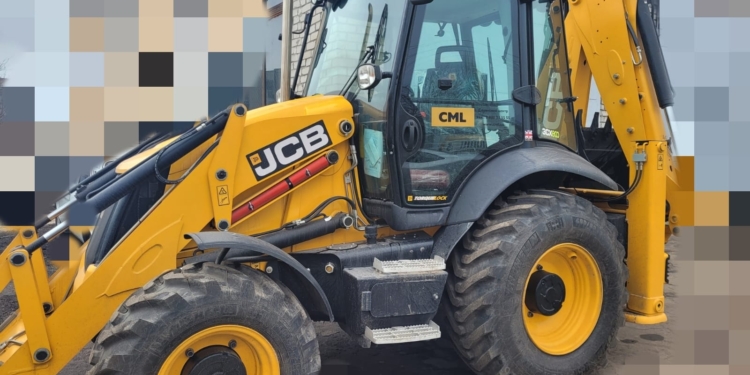 На ОКП «Миколаївоблтеплоенерго» завдяки благодійникам з’явився новий екскаватор (ФОТО)