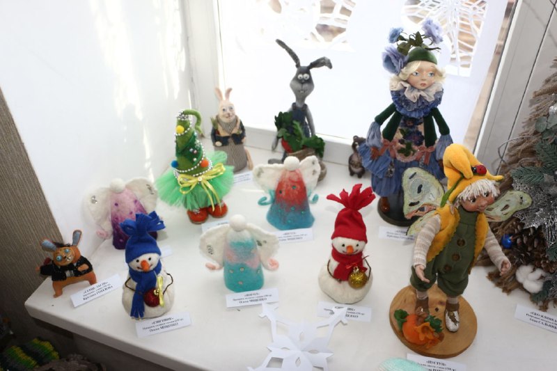 У Миколаєві відкрили обласну виставку-аукціон «Новорічна коляда», кошти від якої підуть на допомогу ЗСУ (ФОТО) 25