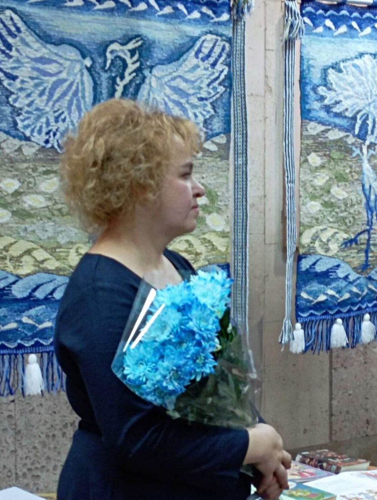 «Берегиня Півдня»: в Миколаєві відкрилась виставка гобеленів Наталії Мазур (ФОТО) 3