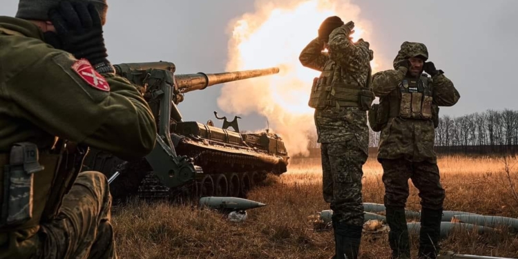 Майже 100 000 осіб та вже понад 3000 танків втратила росія в Україні на сьогодні