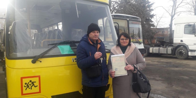 Ще шість громад Миколаївщини отримали шкільні автобуси (ФОТО)