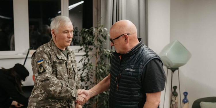 «Якби я був пілотом російських військово-повітряних сил, я б боявся цих хлопців» – американський астронавт Скотт Келлі зустрівся з українськими пілотами (ФОТО)