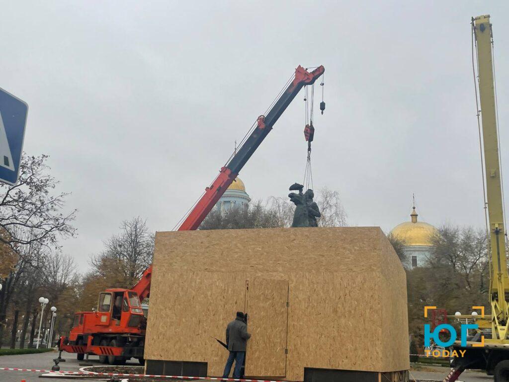 На Одещині демонтують пам’ятник Суворову (ФОТО) 3