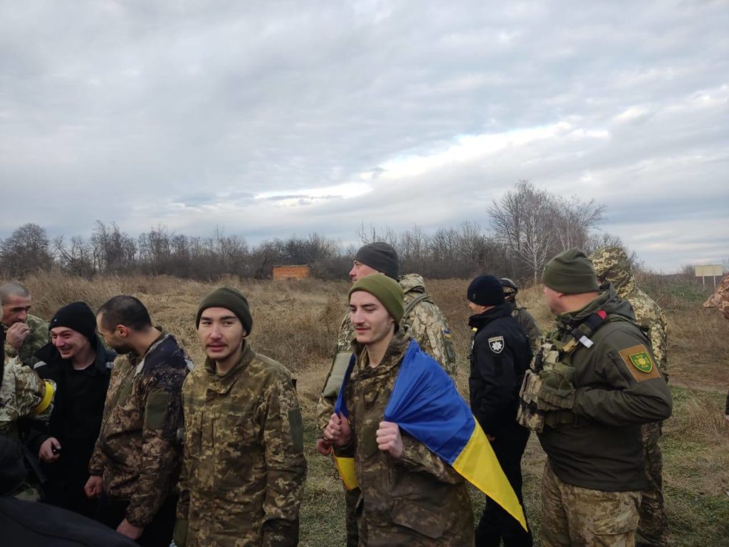 Україна повертає своїх: ще 50 військовослужбовців звільнили з російського полону (ФОТО) 3
