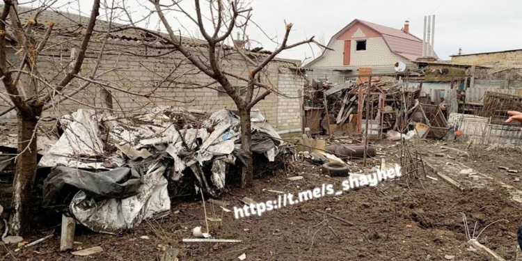 В миколаївській поліції показали наслідки ранкового обстрілу Очакова (ФОТО)