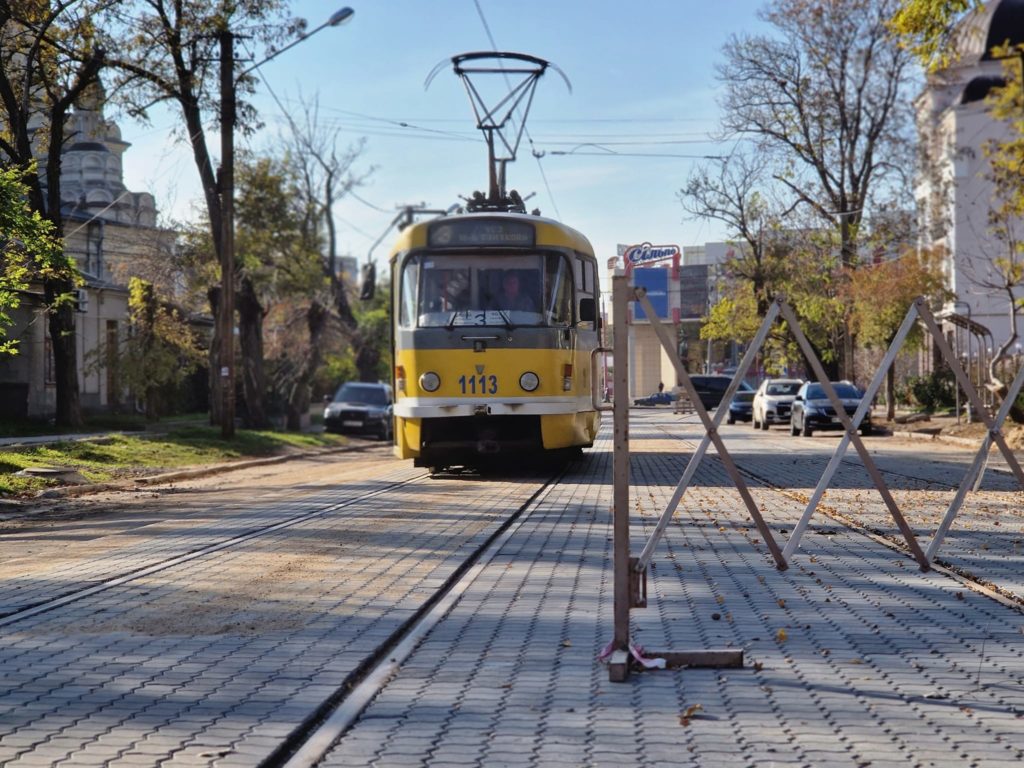 В Миколаєві не працює електротранспорт. Як курсують комунальні автобуси 1